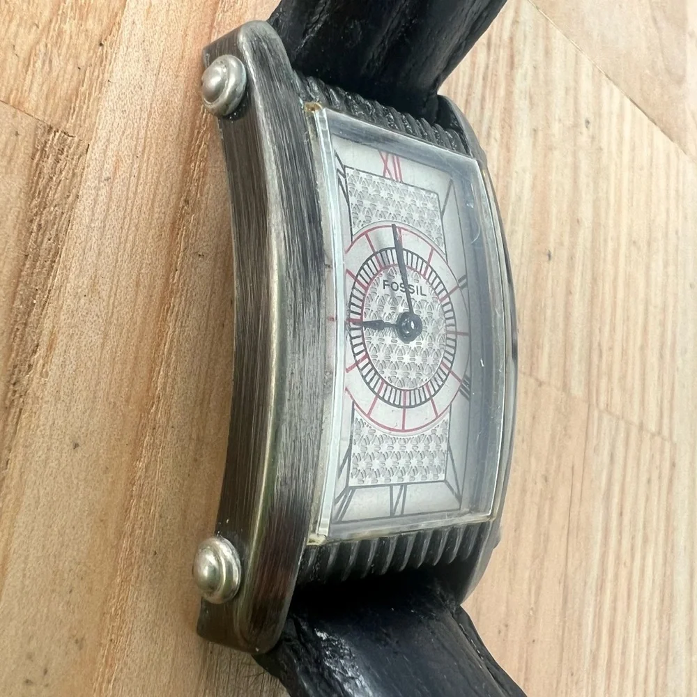 Rare Fossil silver tone curvex crystal black leather dress watch NEW BATTERY